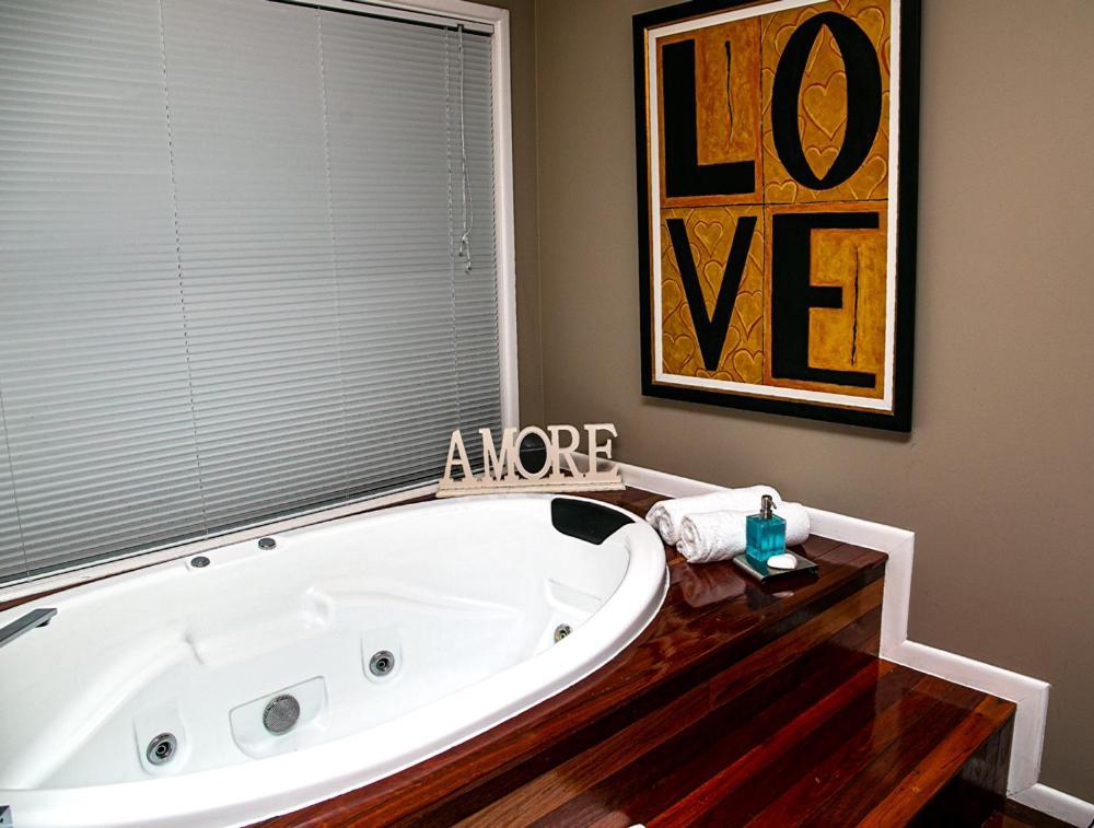 Amore On Buderim Rainforest Cabins Sunshine Coast Luaran gambar