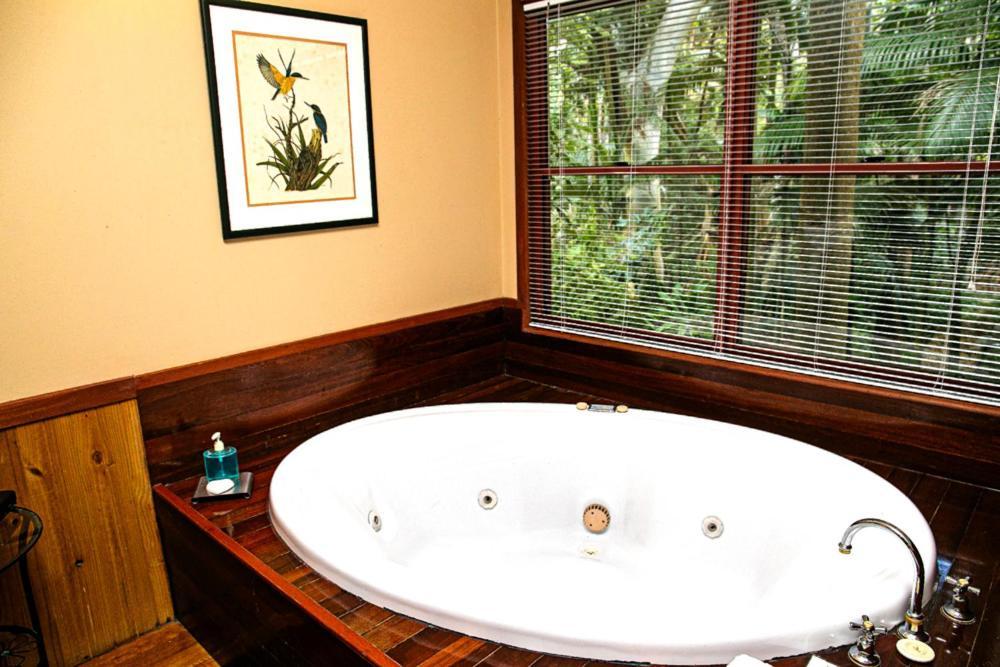 Amore On Buderim Rainforest Cabins Sunshine Coast Luaran gambar
