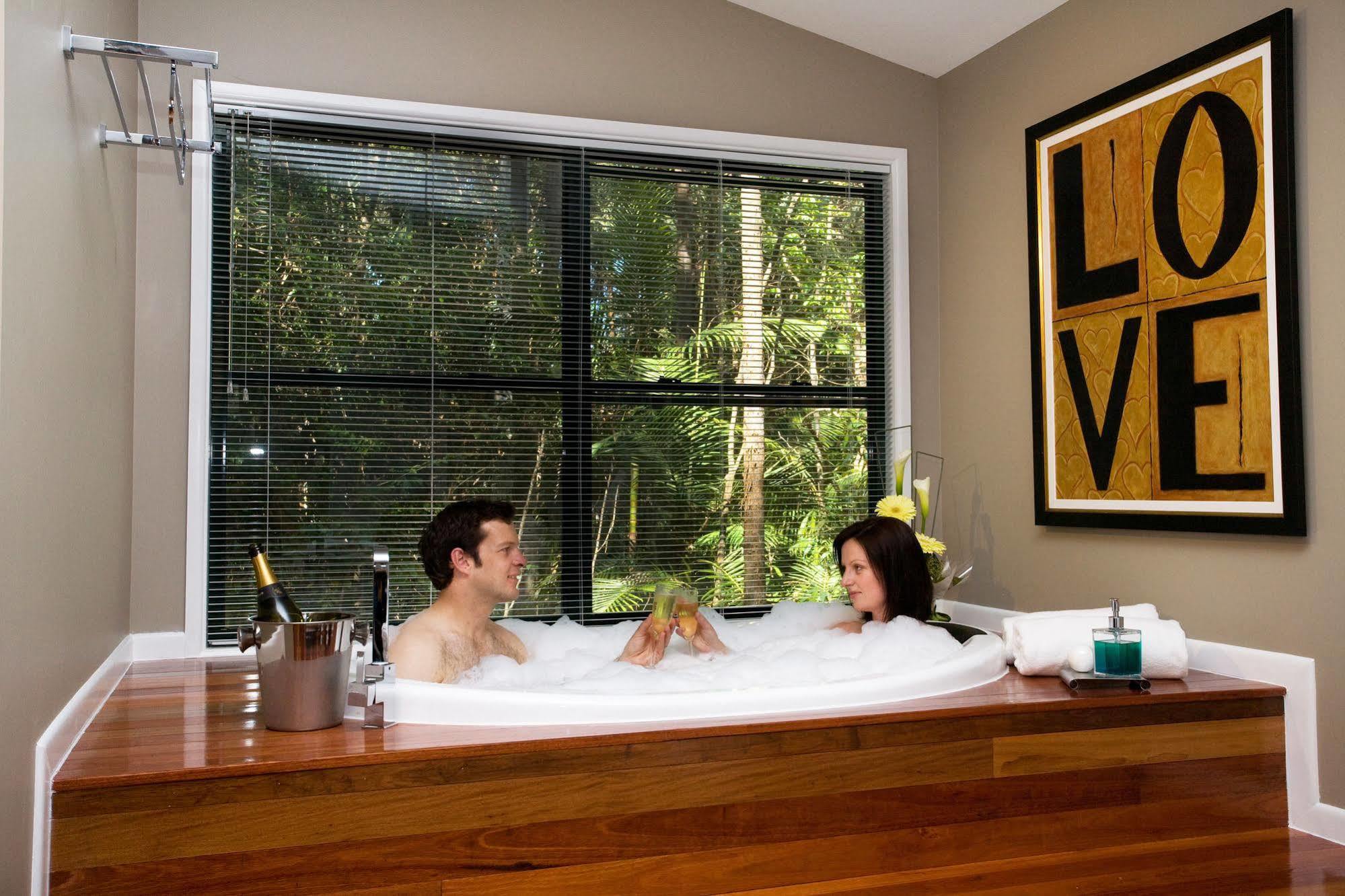 Amore On Buderim Rainforest Cabins Sunshine Coast Luaran gambar